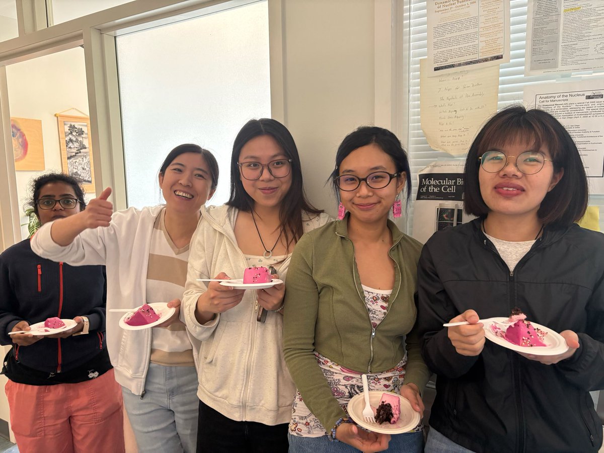 reyes_lab's tweet photo. A little late birthday celebration of our amazing lab technician, Julianne🥳🎂 The cake was a bomb💥 https://t.co/kfucXdR0HO