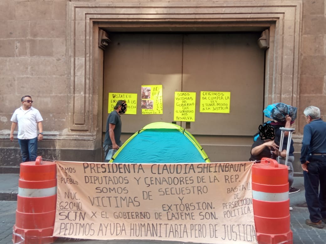 rynram's tweet photo. Hoy conté este caso a la pdta @Claudiashein
Esta familia d #Sonora lleva 1mes en la CDMX,aquí seguirán x justicia,por qué?
Pq en 2021 "se les ocurrió" DENUNCIAR a la policía d Cajeme y la Fiscalía d @AlfonsoDurazo x secuestro,tortura
AMLO,ella ordenan 0 Impunidad...y Durazo? NADA https://t.co/nVFpTsmpFx