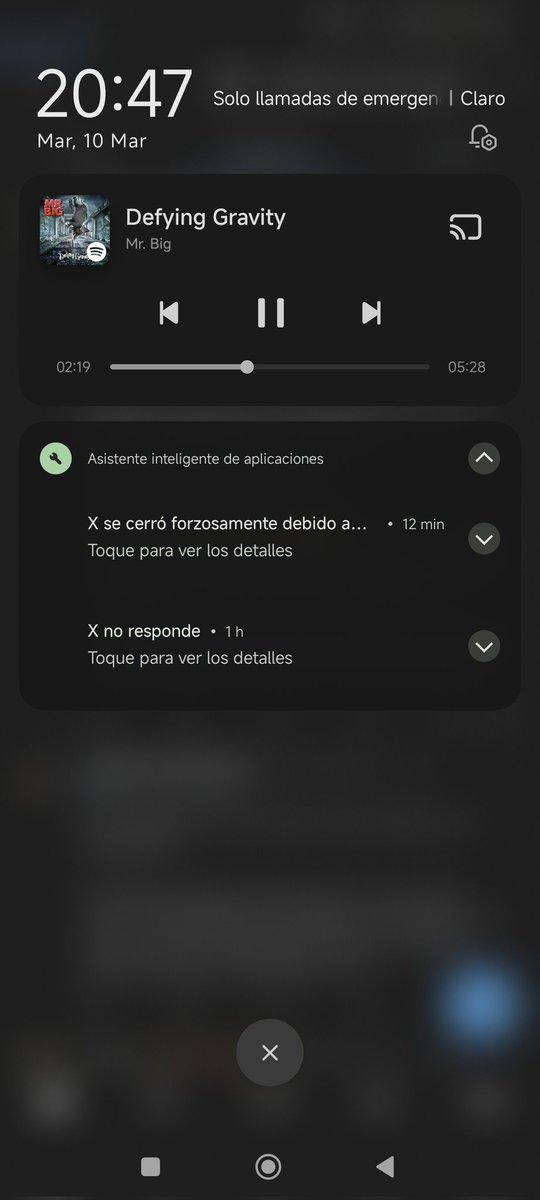 / Iré poco a poco. Seguiré en mi lindo rincón de notas. 

Aunque hoy a estado así, con estas notificaciones y con la app abierta. AJAJA