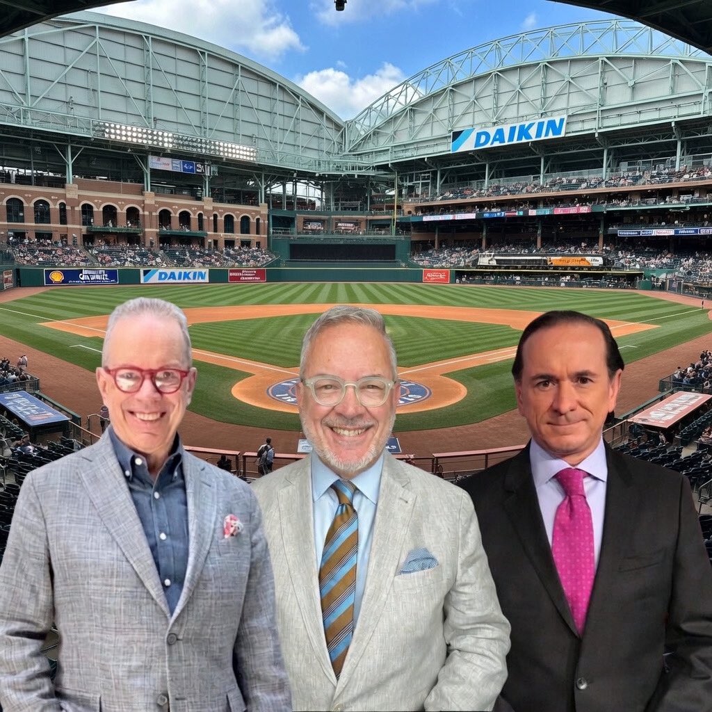 SoyLuisAAlvarez's tweet photo. Casualidad tres hermanos, un partido, diferentes canales y plataformas. 
🇮🇹 Italia vs
USA 🇺🇸 

#WBC
#BaseballisTheBest 
Dios es grande, somos bendecidos. 

@AlfonsoAlvarezD @FerAlvarez 
@LuisAlvarez_1 https://t.co/OqzaLQnaGT