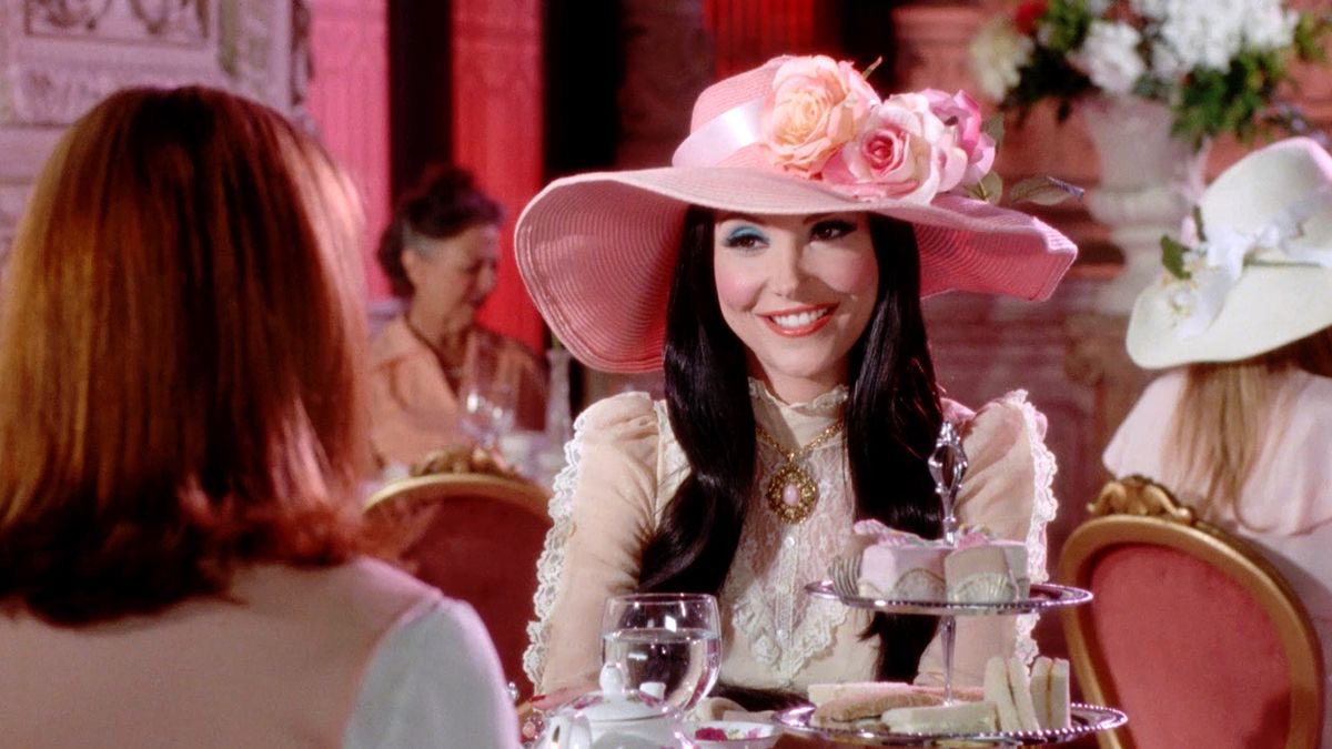 The Love Witch is proof that it’s possible to make movies look like they’re made in a different decade, it came out in 2016 but looks like it’s from the 60/70s we definitely need more movies that look older