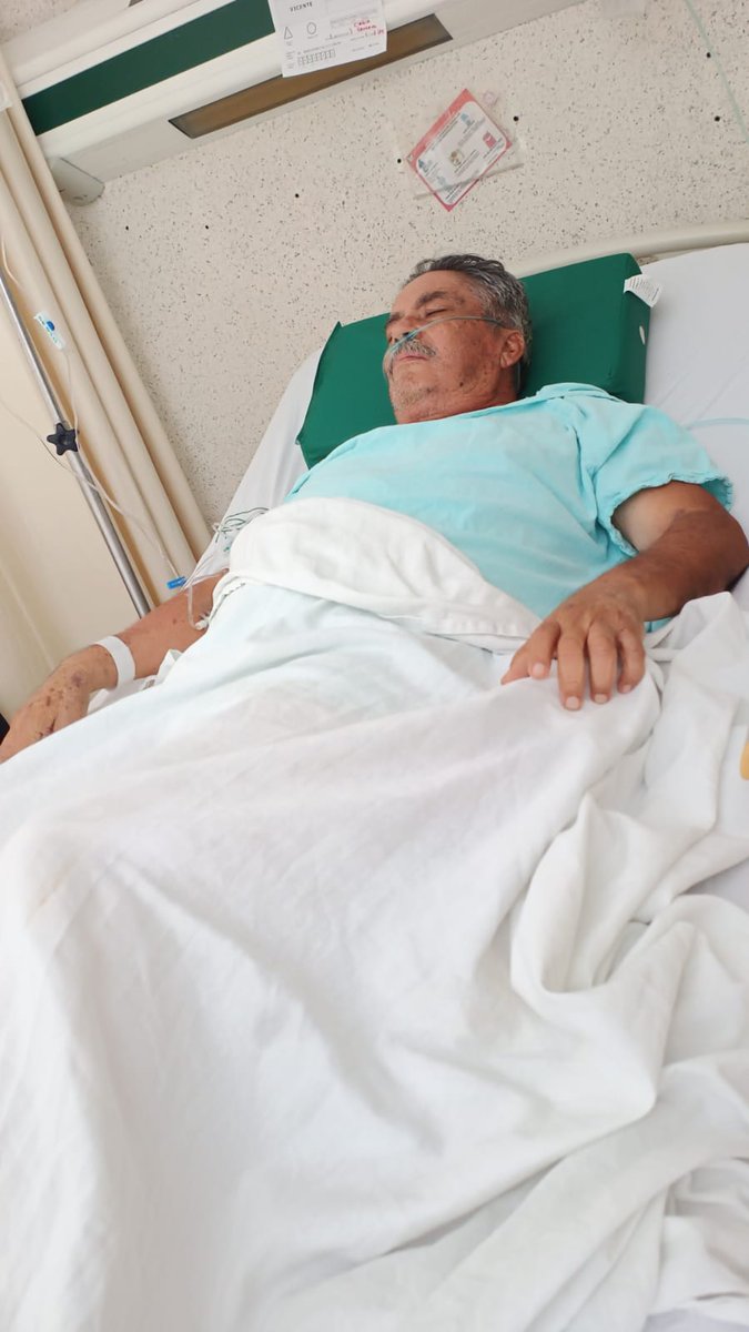 VinnieMalacara's tweet photo. @Tu_IMSS @zoerobledo pido su ayuda por favor, mi papa está el HGZ#71, ha pasado por 4 cirugias en 2 semanas, la atención ha sido muy negligente, está con mucho dolor y tos y no hay personal medico para atenderlo https://t.co/pQvSSEfp02