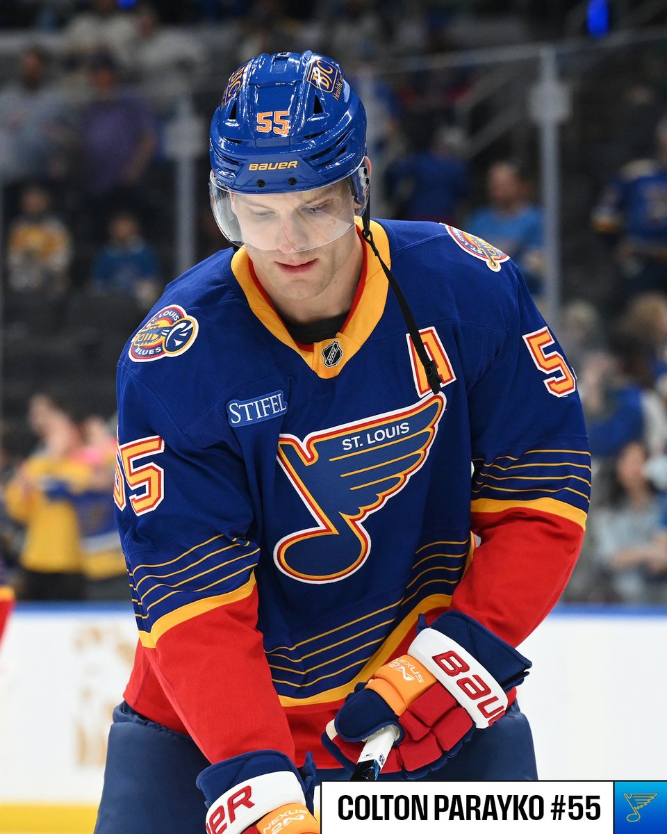 NHL's tweet photo. The @StLouisBlues are rockin' their retro jerseys tonight! 😍

📺: @NHL_On_TNT &amp; @StreamOnMax ➡️ https://t.co/4TuyIATi3T https://t.co/3449GY2Cty