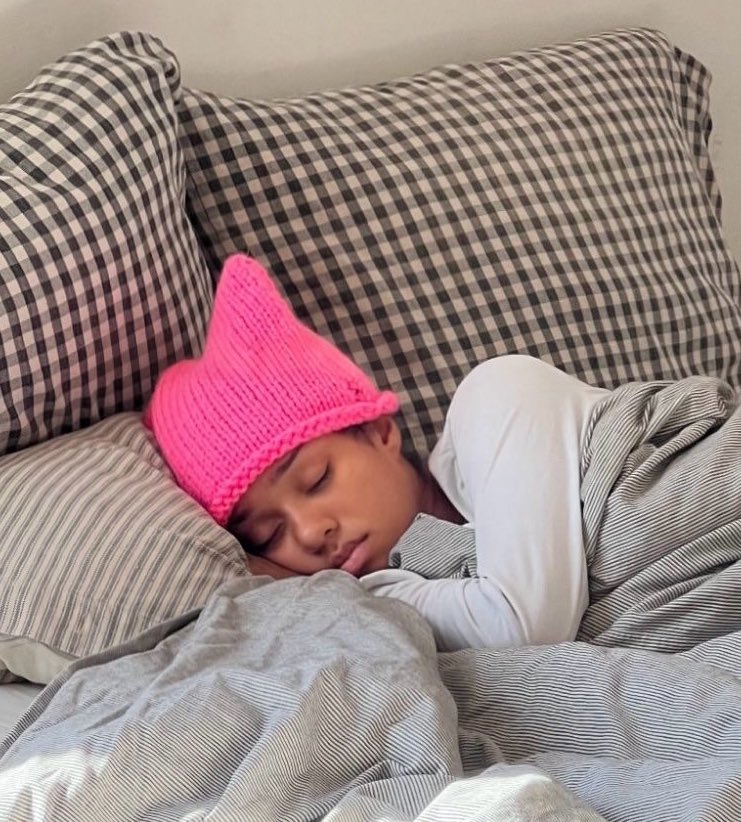 -CLOSED- tweet media