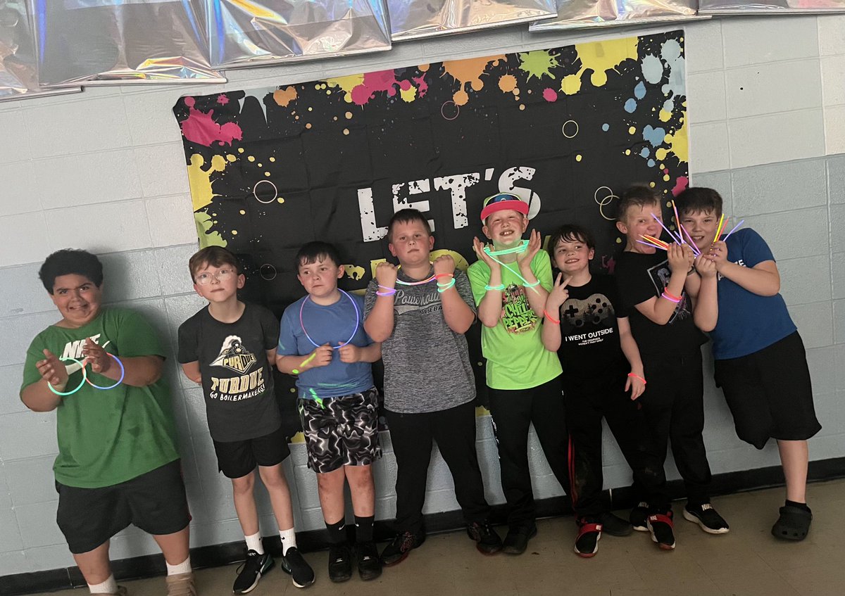 CABIntermediate's tweet photo. The 4th and 5th Knightstown Intermediate School Grade Sock Hop was a hit!  Great music, great snacks, great friends, and great moves on the dance floor, and plenty of games! Our students definitely know how to have fun! https://t.co/C6OsSuUR1u