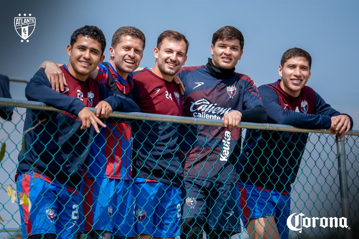 Atlante's tweet photo. Continuamos con nuestra preparación para nuestro partido de la jornada 10 ante @Coyotes_Oficial.

#SerAtlante 
#SerDeHierro https://t.co/WfCebWuewP