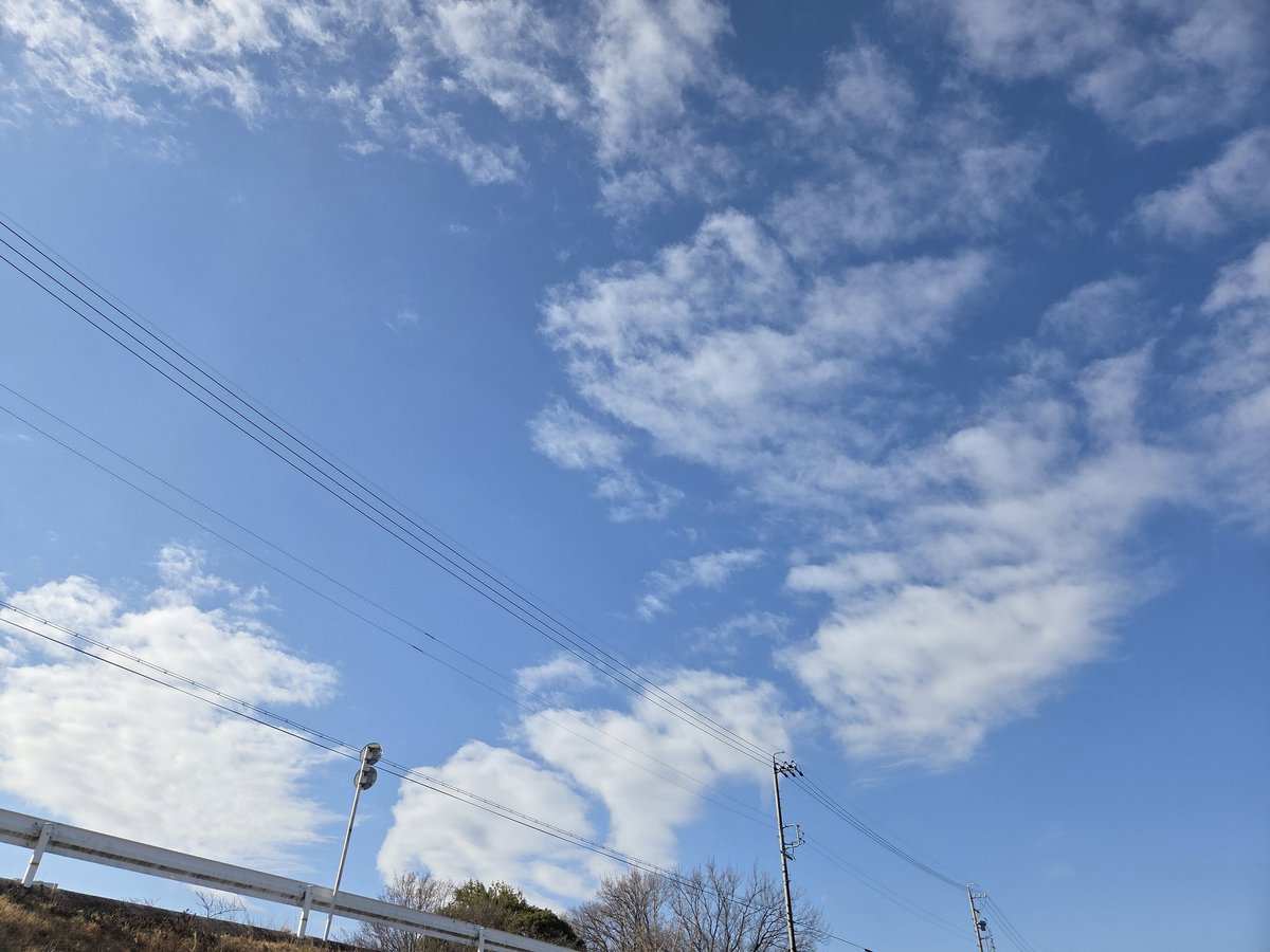 10sakura0519's tweet photo. 朝、空を見上げるのが日課になってしまった？それはよいこと！空が広い https://t.co/wek411EFGK