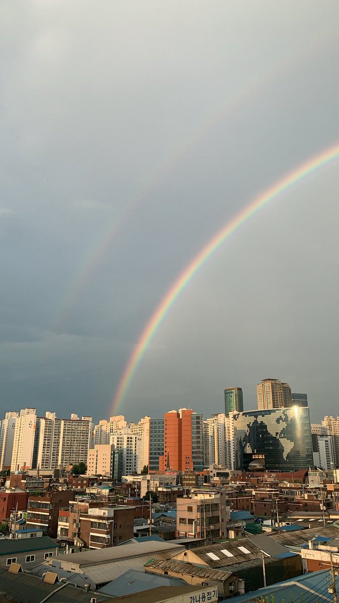 bean_ddari's tweet photo. 무지개를 보면 행운이 찾아온대요!🍀

오늘 하루는 선물같은 일들만 가득하길 https://t.co/DbY2ya54GA
