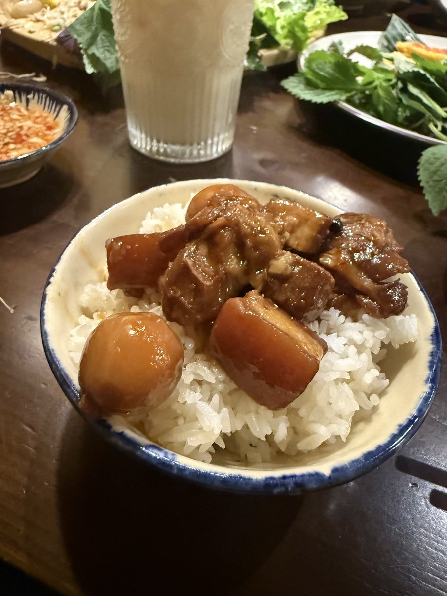 strayflamingo's tweet photo. 🇻🇳料理をお腹いっぱい食べました〜。
体重測るのこわーいʘʘ https://t.co/7n3K2GtUTt