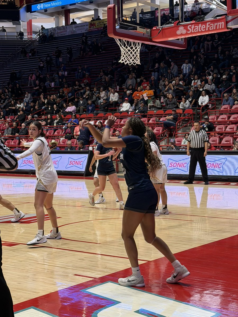 Melanie Tapia tweet media