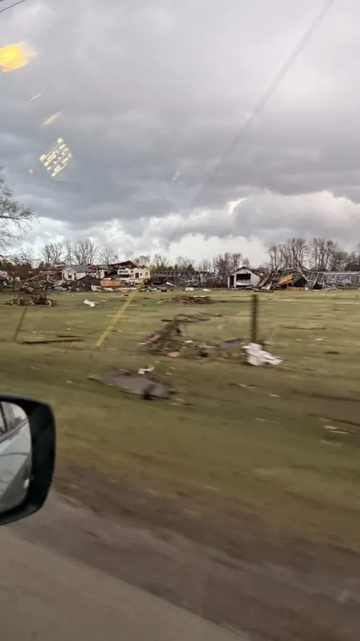 TheOfficialMrA1's tweet image. More damage from Kanakekee..#Tornado
