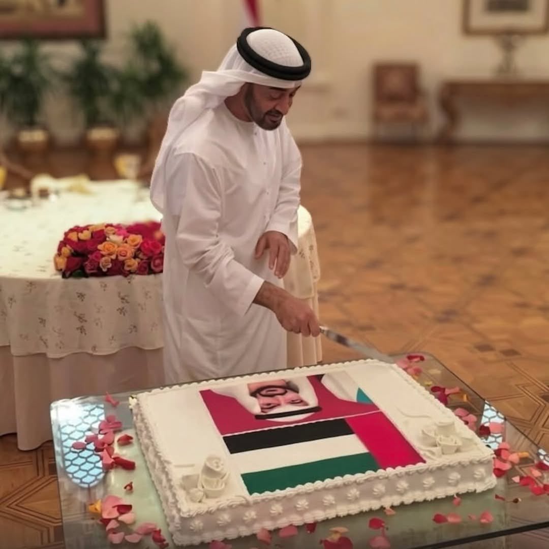 uaeroyalfamily's tweet photo. كل عام وانت الوطن ❤️ 

11 مارس 

#محمد_بن_زايد https://t.co/5Mubf7f1NE