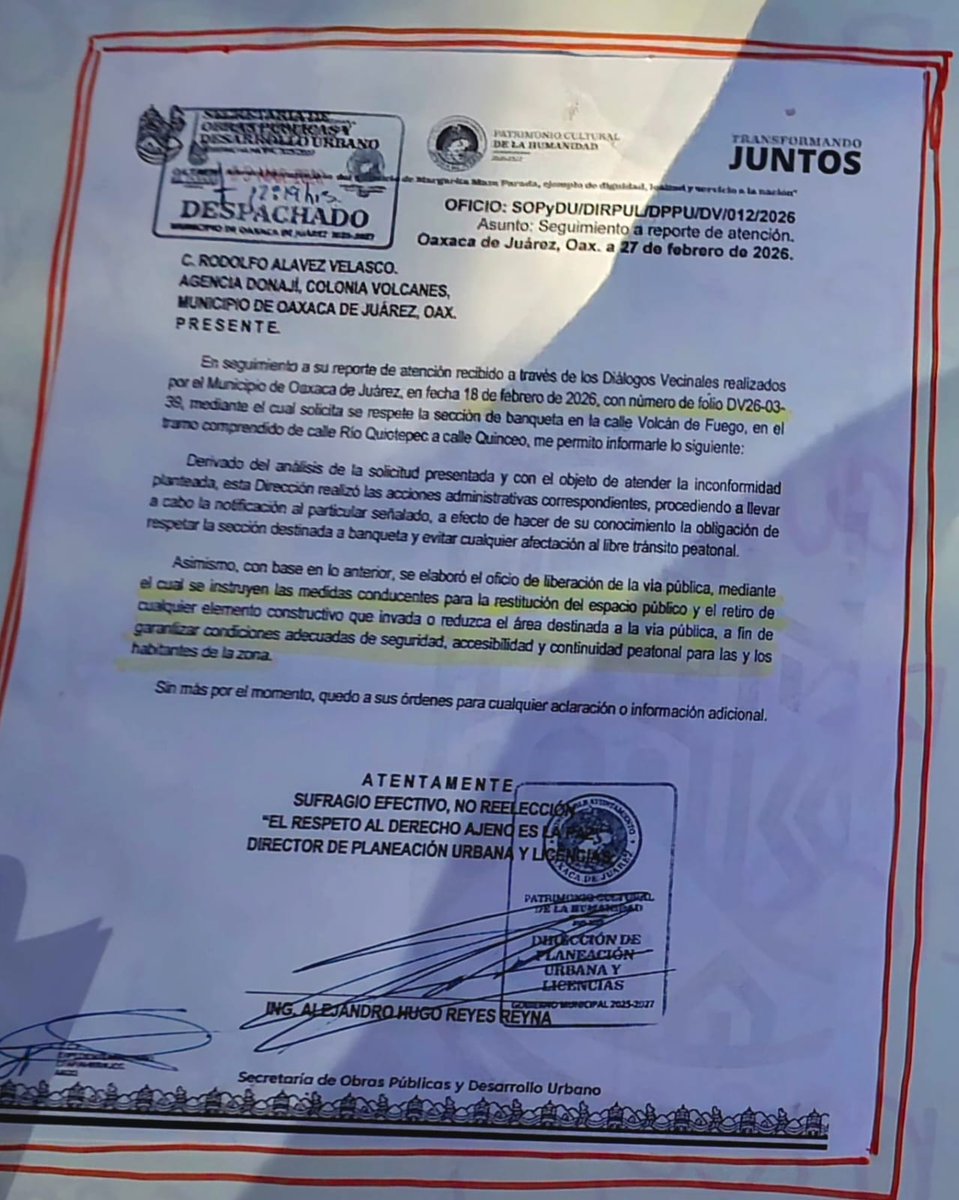 OaxacaVeraz's tweet photo. La protesta por la barda del Instituto Luis Sarmiento nació en una mesa en de Diálogos Vecinales.

El oficio municipal habla solo de banqueta, pero en la calle se exige ampliar cinco metros de vialidad.
@MunicipioOaxaca debe aclarar con qué fundamento legal sostiene esa promesa. https://t.co/zbpN9ib1QY