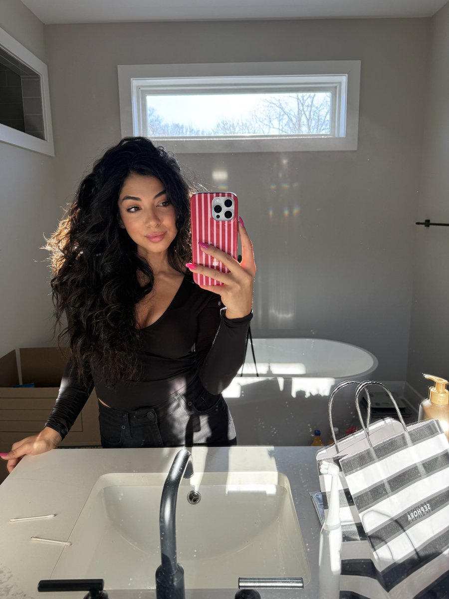 Whosbonnieandclyde 🌹top .04%🌹 tweet media