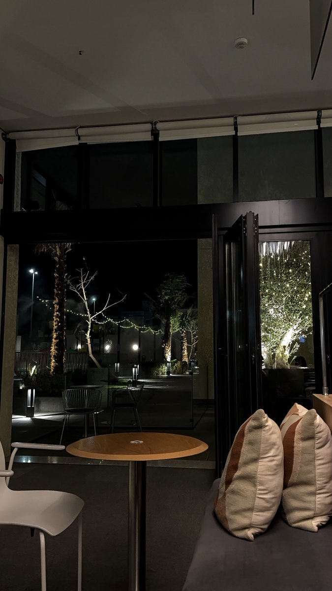 هــــ 𝟿𝟿,𝟿𝟿% ☕️ . tweet media