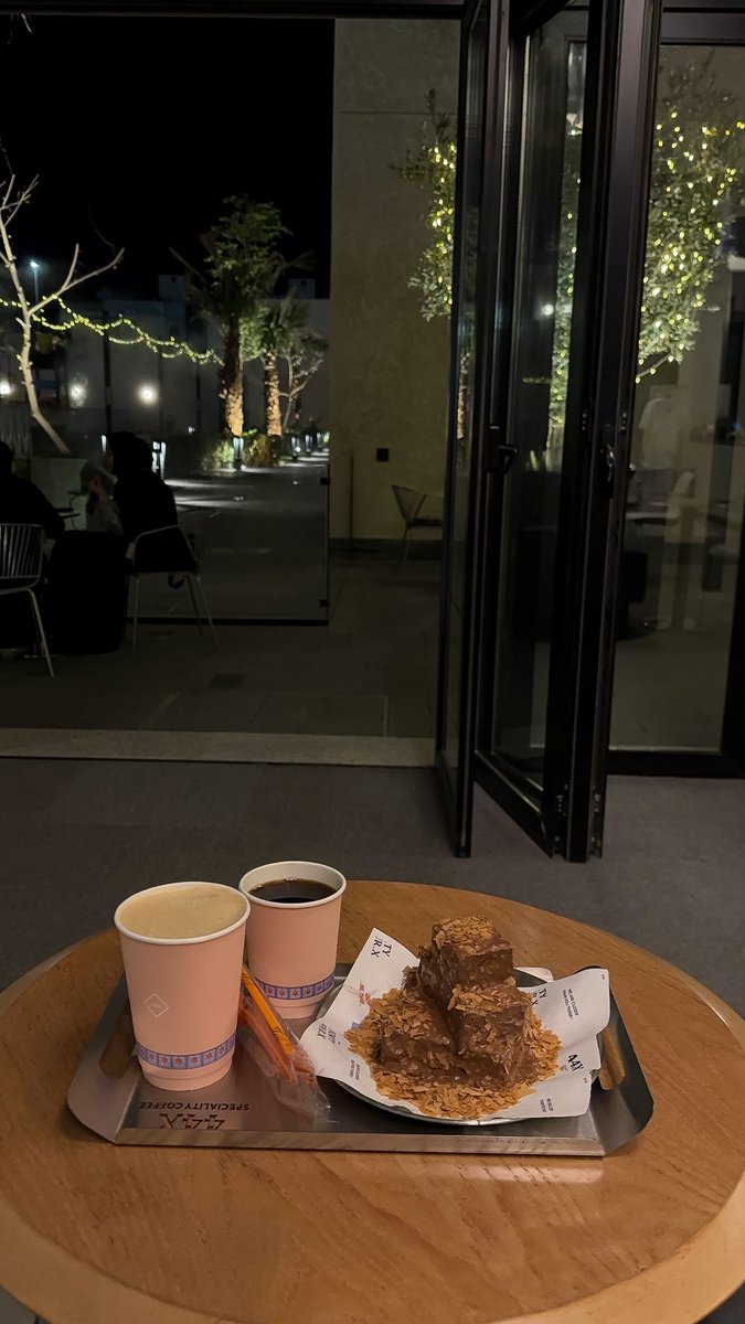 هــــ 𝟿𝟿,𝟿𝟿% ☕️ . tweet media