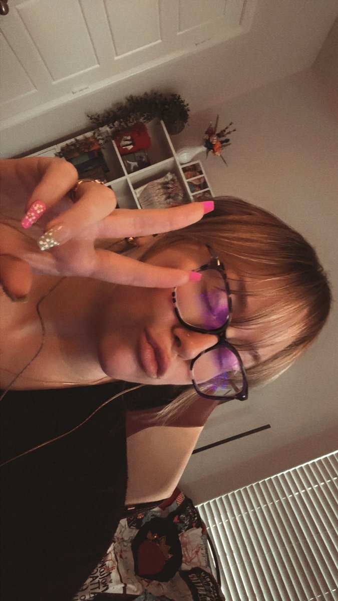 CrownedRuby tweet media