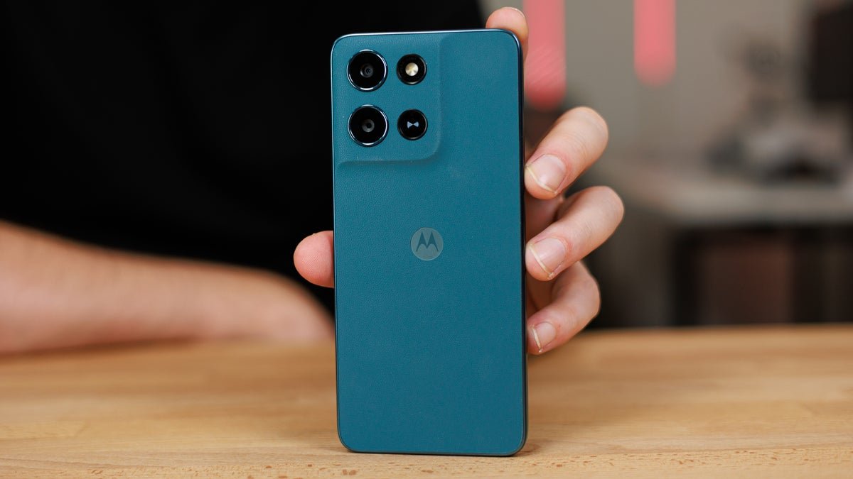CryptoCoug's tweet photo. HOW TO GET PAID $100+ FOR "BUYING" A MOTOROLA PHONE...

TopCashBack offers $100 cash back for AT&T Prepaid plans. 

Sign up at https://t.co/raRdR7EROZ 

Select Phones → AT&T Prepaid, sort from cheapest and find Moto G Play 2026.

Add the Moto G Play 2026 for $0, pay $35 for one month of service, and receive the full $100 cashback.

When the phone arrives, don't even activate it. Just sell it brand new for $50+ on eBay.