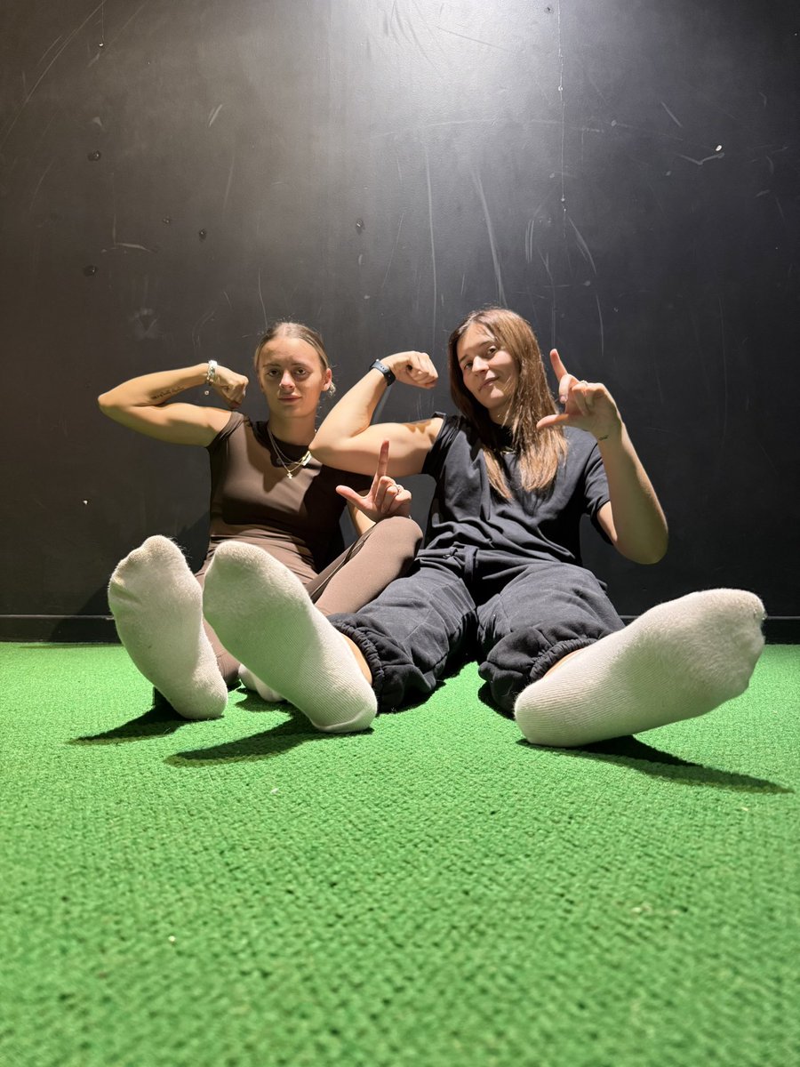 GoddessSaz1ln's tweet photo. Vidéo femsub et coutumes tout la journée, les simps 🦴🐶 https://t.co/KdjQxl4SIJ