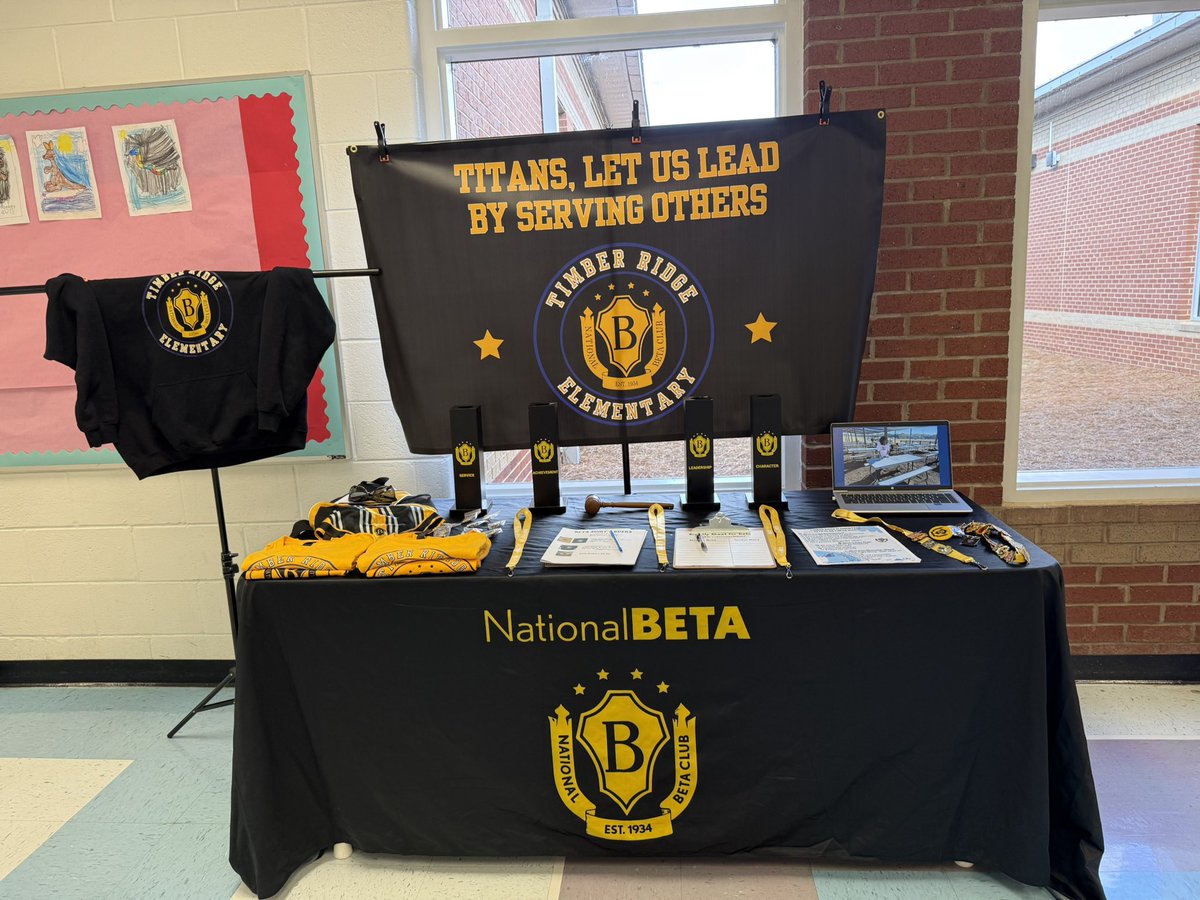 stacyrsalter's tweet photo. Our @nationalbeta table was up and ready to attract new members for the upcoming school year at our Focus and Fine Arts Night @TimberRidgeHCS https://t.co/E8kj8w4Fk4