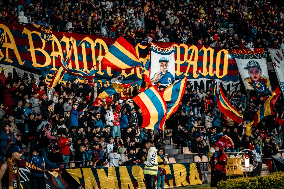 DeporPasto's tweet image. ❤️💙💛 La verdadera fuerza del volcán está en la tribuna🌋 Colores, pasión y aliento que no se apagan 💥⚽️ #volcanico #tricolor #pasión