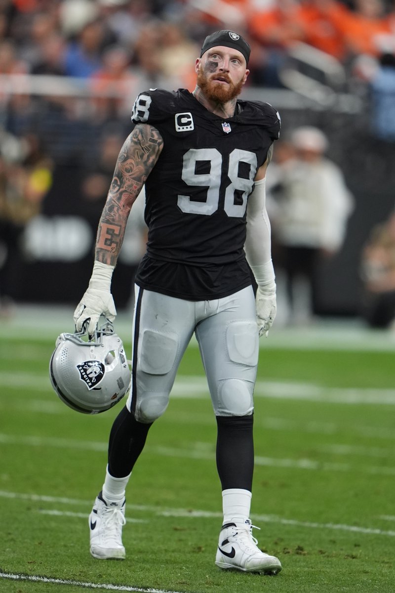 Maxx Crosby did not pass his physical and is headed back to the Raiders, per <a href="/DMRussini/">Dianna Russini</a> 

Ravens get their 2026 and 2027 first-round picks back 😳