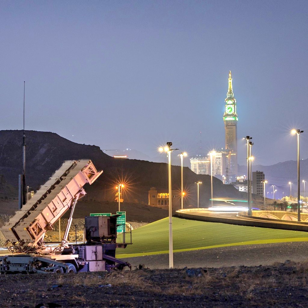 Mekkah 🇸🇦 di Arab Saudi kini dilindungi oleh sistem pertahanan udara

Iran 🇮🇷 memperingatkan bahwa Israel 🇮🇱 dan Amerika Serikat 🇺🇸 mungkin melakukan serangan besar bertipe “false flag” terhadap situs-situs suci Islam — termasuk Mekkah, Masjid Al-Aqsa, dan Madinah — dengan tujuan