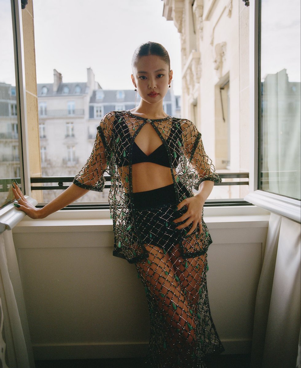 JENNIE HQ tweet media