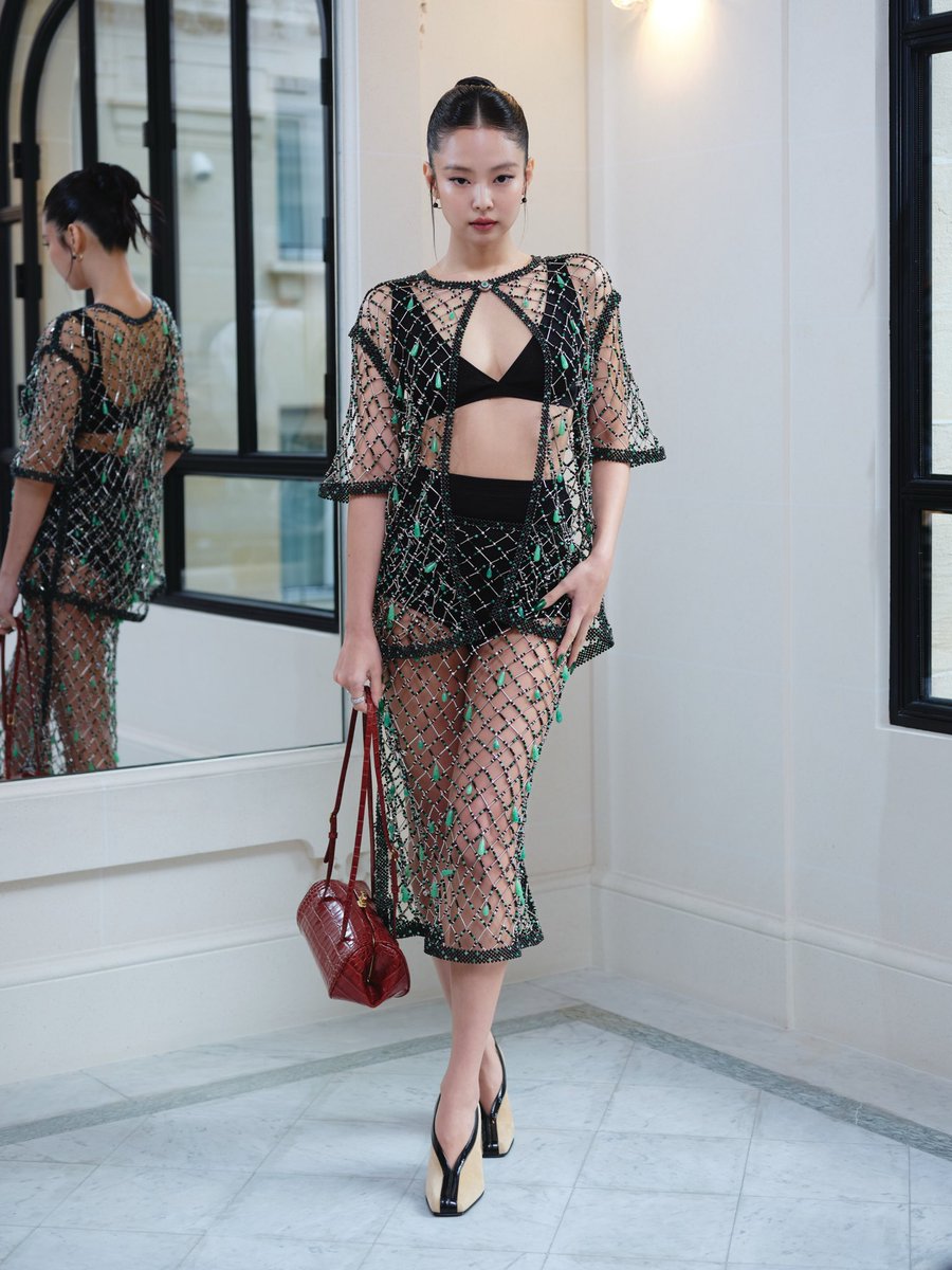 JENNIE HQ tweet media