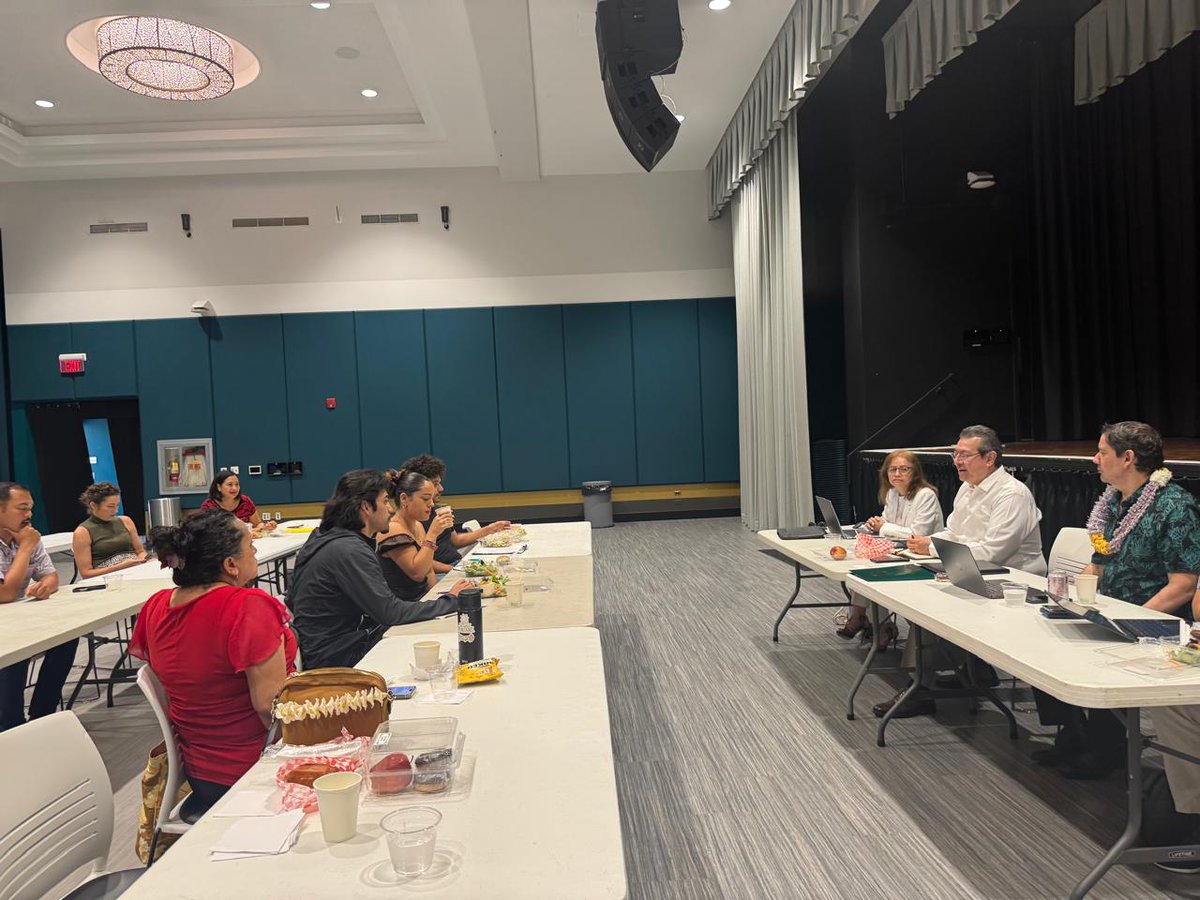 MarcoAMena's tweet photo. Con motivo del Consulado Móvil de @ConsulmexSFO en Hawái, nos reunimos con organizaciones de paisanas y paisanos en Honolulu. Muchas gracias a Rubén Juárez y la Universidad de Hawái por las facilidades para realizar este encuentro. @SRE_mx @r_velascoa @vcalva @IME_SRE @rubenjugar @uhmanoa