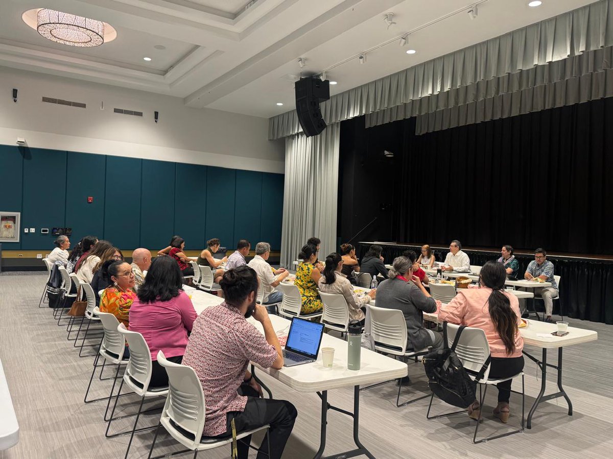 MarcoAMena's tweet photo. Con motivo del Consulado Móvil de @ConsulmexSFO en Hawái, nos reunimos con organizaciones de paisanas y paisanos en Honolulu. Muchas gracias a Rubén Juárez y la Universidad de Hawái por las facilidades para realizar este encuentro. @SRE_mx @r_velascoa @vcalva @IME_SRE @rubenjugar @uhmanoa