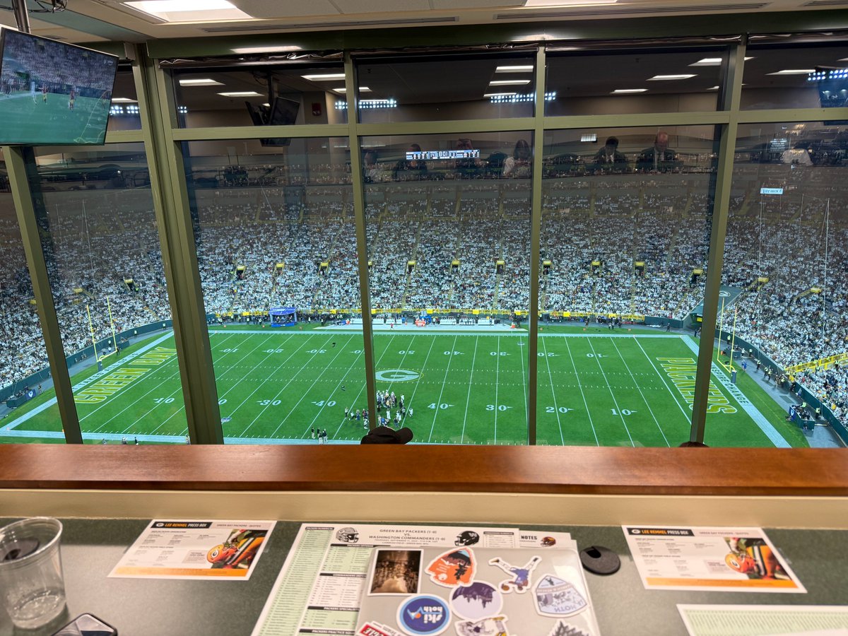 UWGB4E's tweet photo. "The university’s close proximity to Lambeau Field offers students internship and job opportunities while in school..."
Find out what UWGB's partnership with the Packers means for students in the story below!
https://t.co/wycJvTYerQ https://t.co/qis4vRfkD6