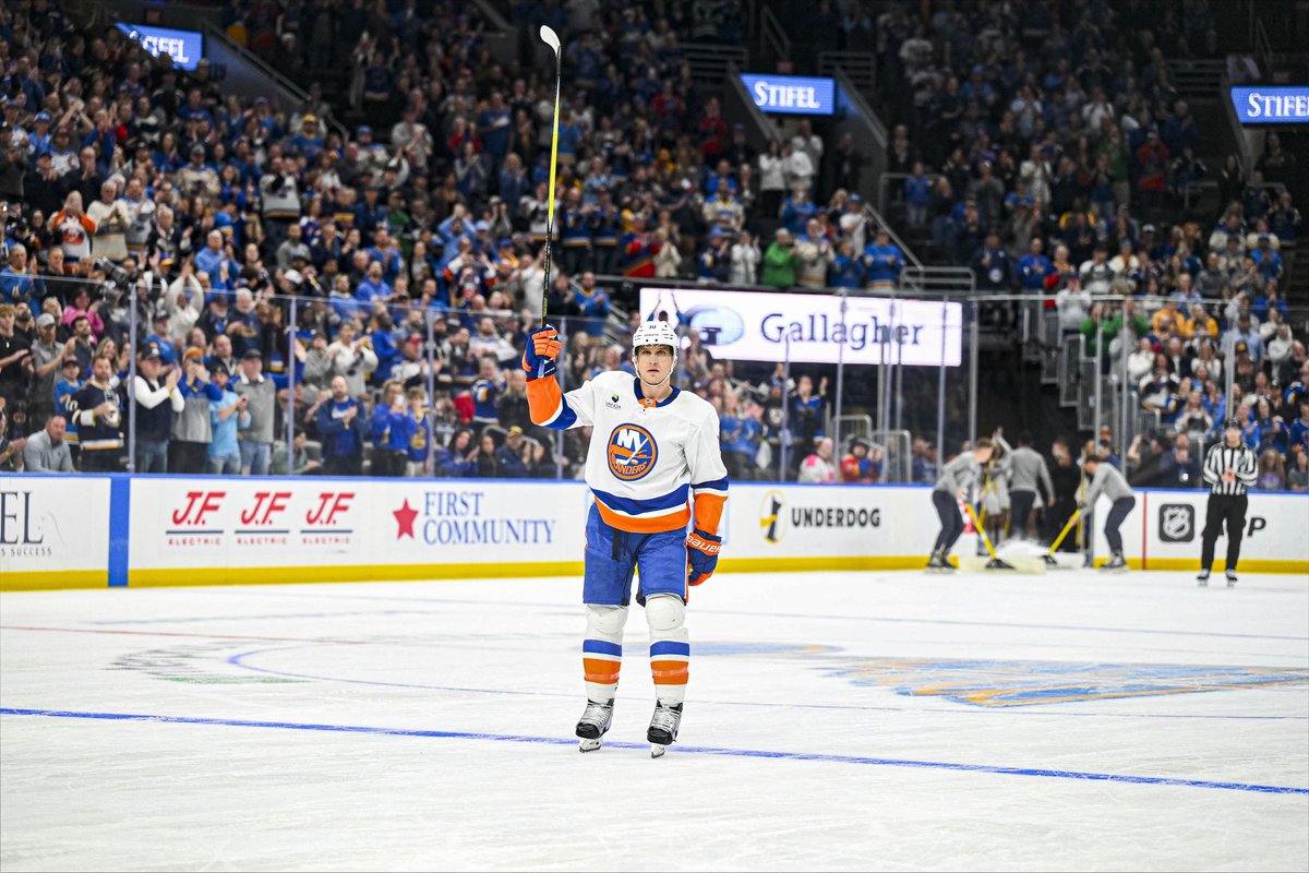 NHL tweet media
