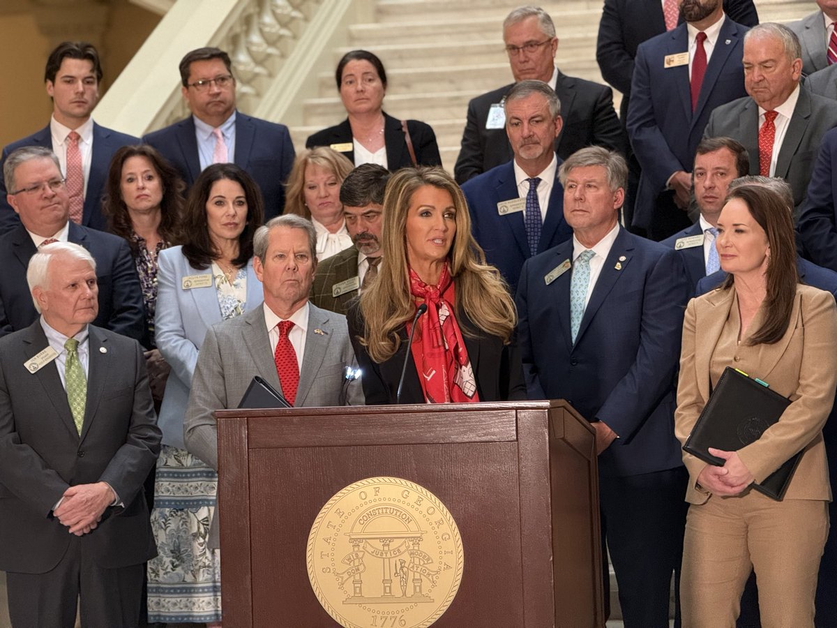 Kelly Loeffler tweet media