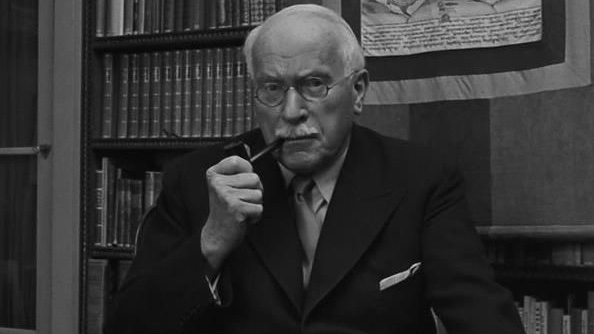 EssentialMastry's tweet photo. “Loneliness does not come from having no people around you, but from being unable to communicate the things that seem important to you.”

- Carl Jung https://t.co/itsykRE7GM
