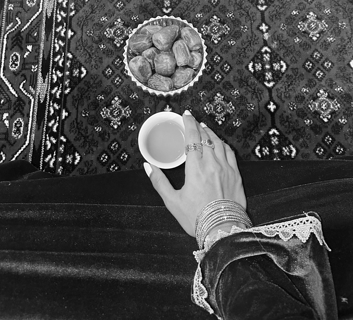 _11Norah_'s tweet photo. 🖤
" أنتي المِرباع و القايده و الإتجاه 
و آخر الآمال و أكبر هَدف و أوُل طمِوح " https://t.co/4CwCM80oHJ