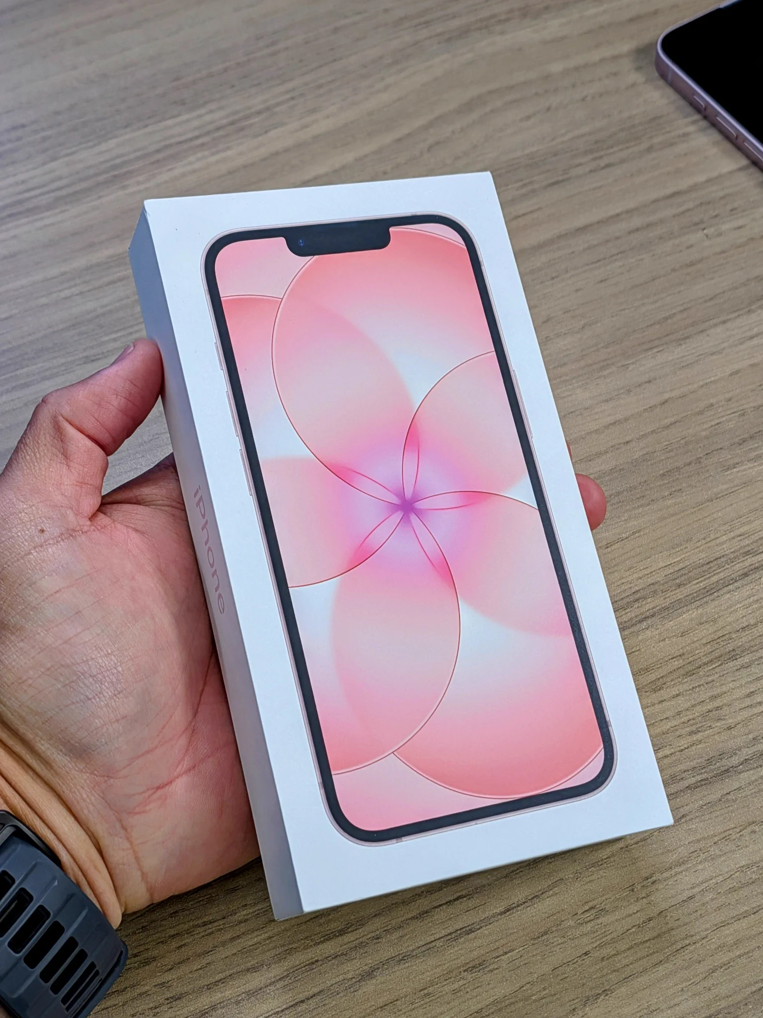 iPhone 17eが3月11日発売、ソフトピンクに興奮の声相次ぐ