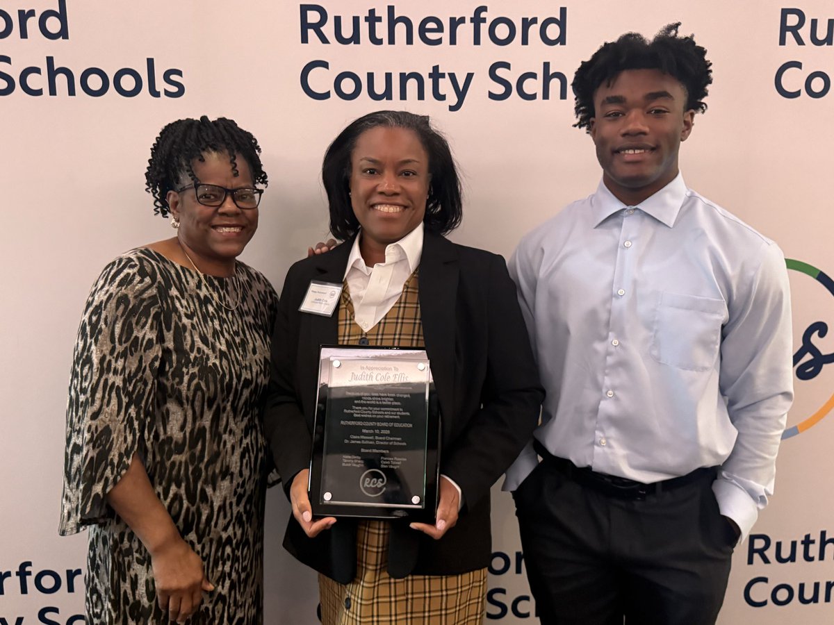 LaVergne Middle tweet media