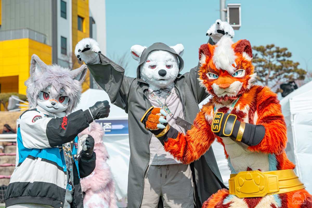 신유와 하보크를 조종하는 흑마술사 오드