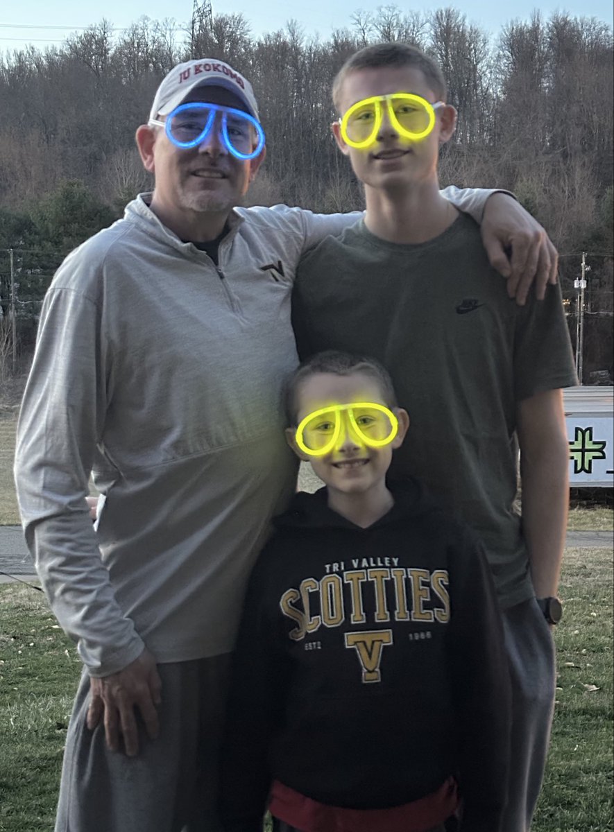 catfishrollo's tweet photo. Great evening with Colten and Nash for Colts  17th! Birthday! Fun evening! https://t.co/WjEZrDiAv7