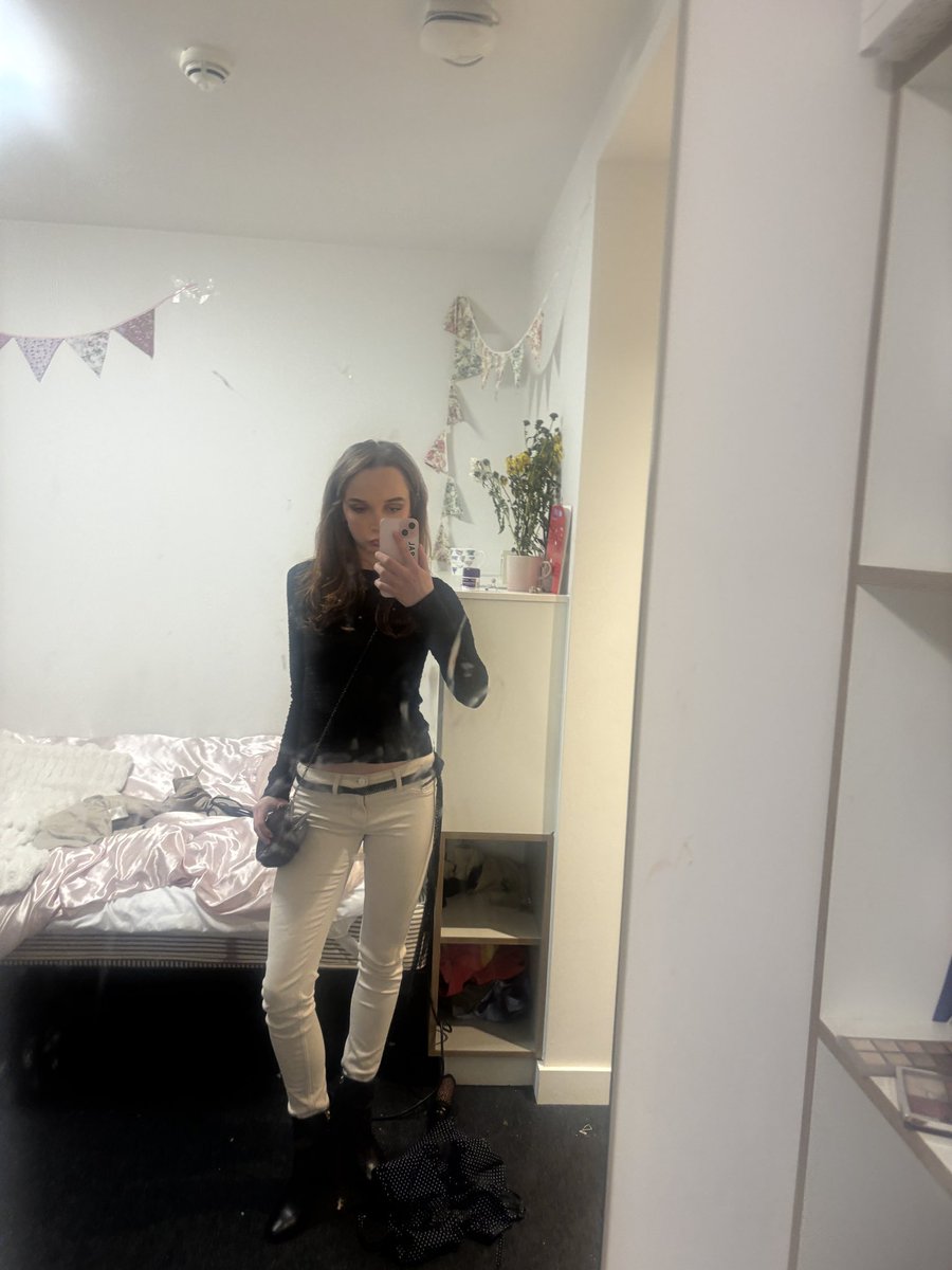 freyamustdle's tweet image. gay club fit pics #but i need to lock in for summer bod down so last for a while 😔