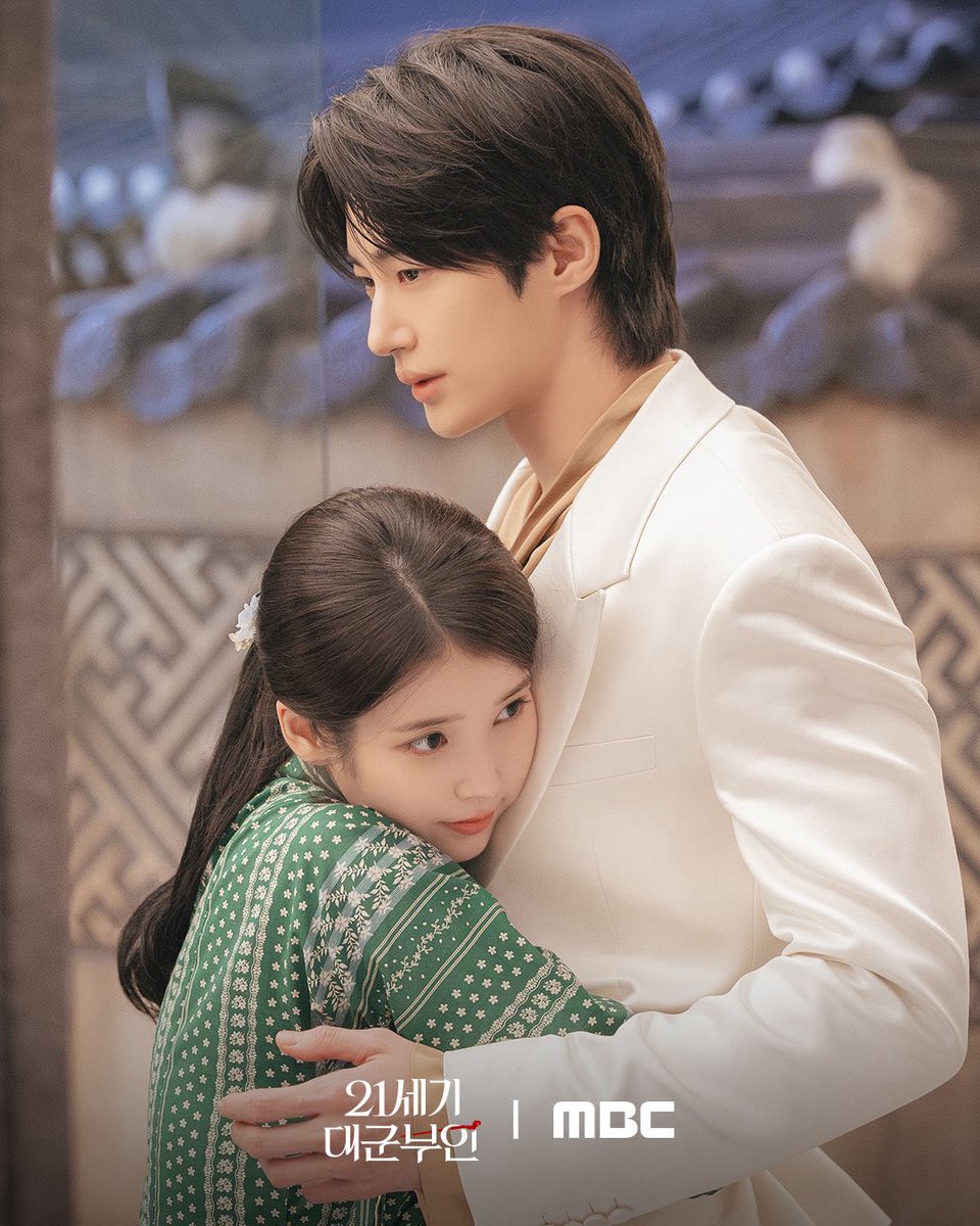 PopBase's tweet photo. New stills from ‘Perfect Crown’ starring IU and Byeon Wooseok. Premiering April 10th. https://t.co/ODcIFVKhFq