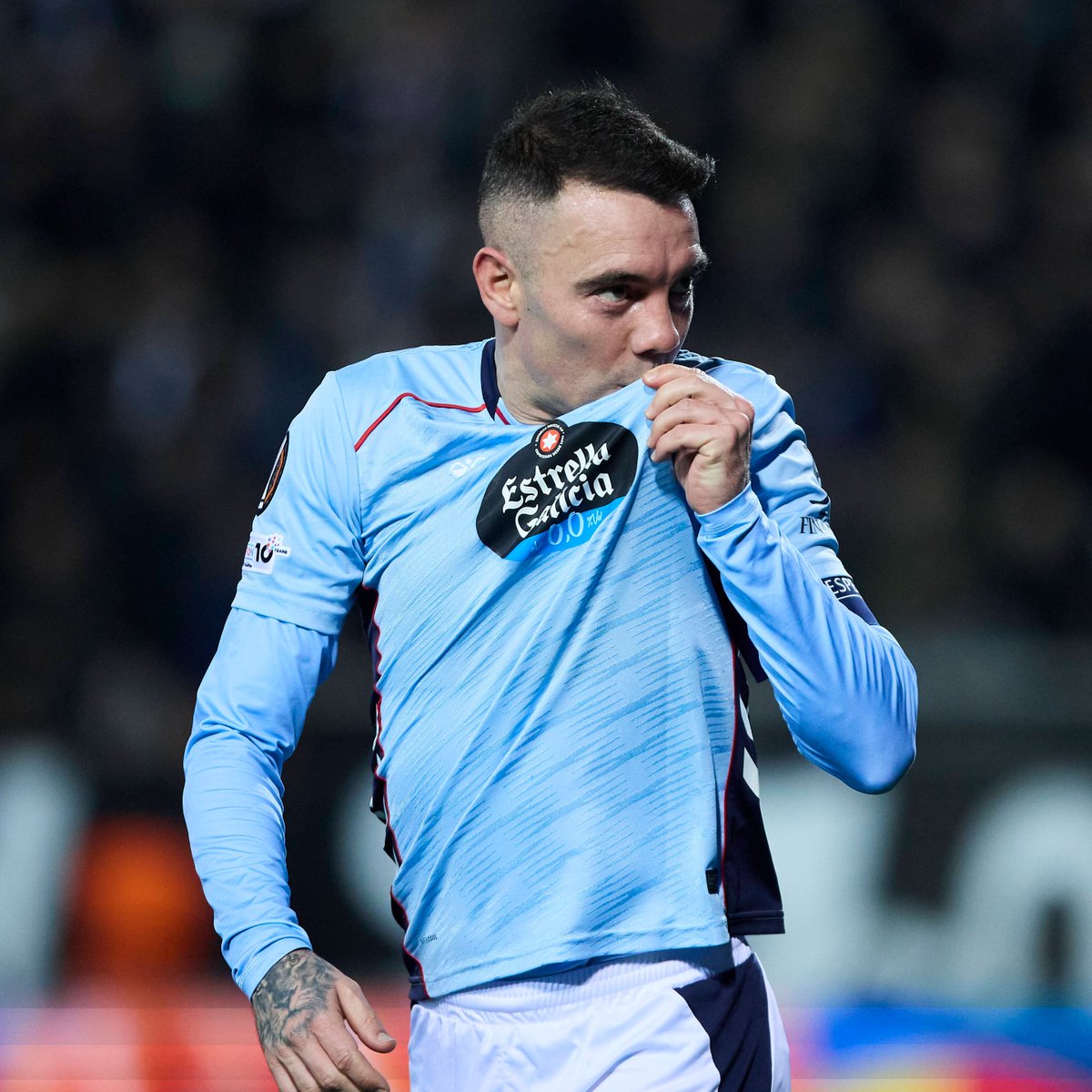 🎁🔵 ¡REGALAMOS LA CAMISETA DEL CELTA!

Si hoy gana el Celta con gol de Iago Aspas, regalamos su camiseta entre los que den RT y nos sigan.

🍀 ¡Mucha suerte a todos! #UEL