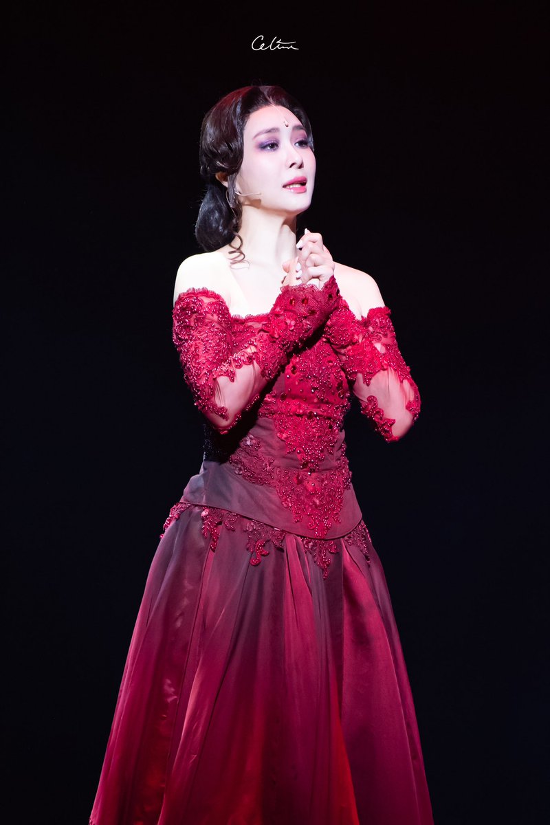 𝘾𝙚𝙡𝙞𝙣𝙚 tweet media