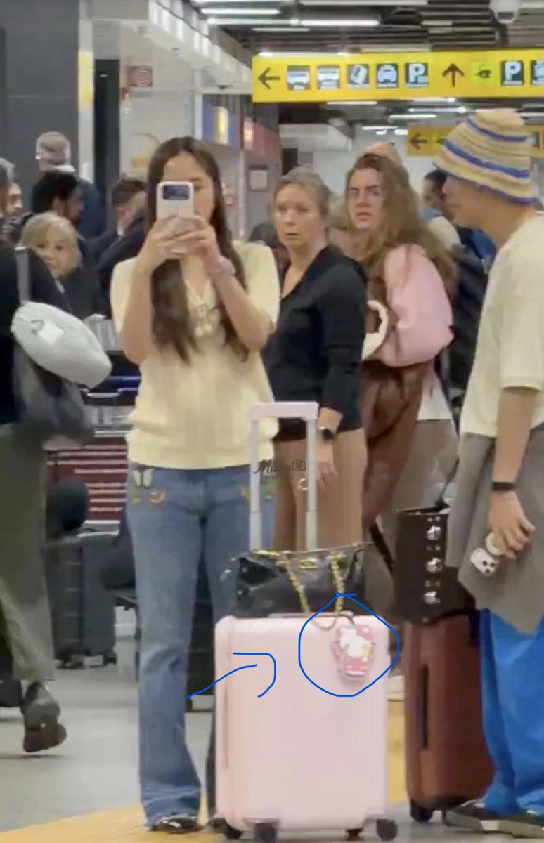 Faifaiwong tweet media