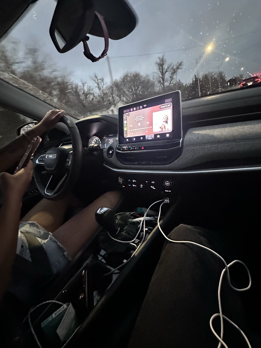 rosefi3lds's tweet photo. Young hos listen to Mariah the scientist while texting and driving https://t.co/zAv00QzGML