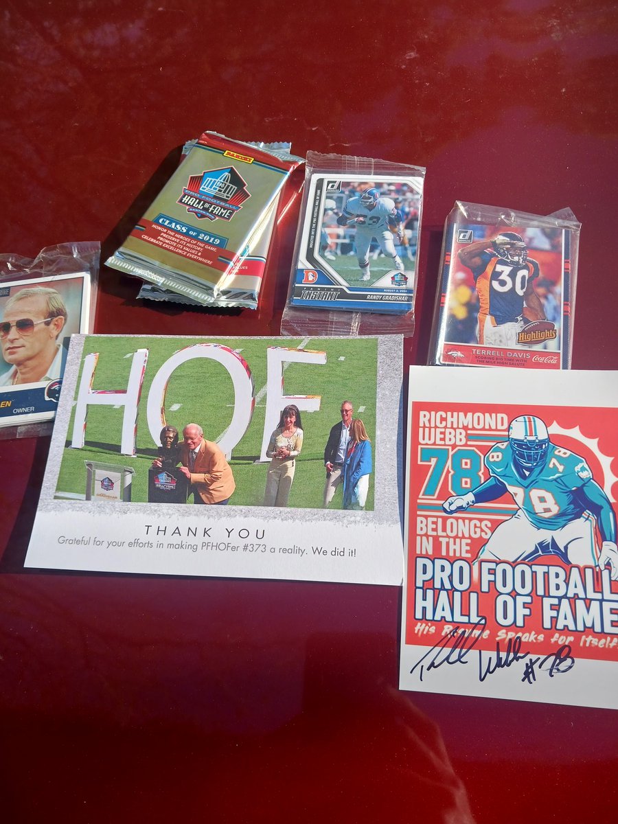 MaxMcKinley4's tweet photo. THANK YOU VERY MUCH FOR THE RAK @ronNcaphill ! An incredible addition to the @ProFootballHOF collection and soon to be @RichmondWebb !
@Broncos and great players have THE BEST ambassador in Ron. Truly a special asset to the whole football community! TY Ron! https://t.co/6OOsTUvxKx
