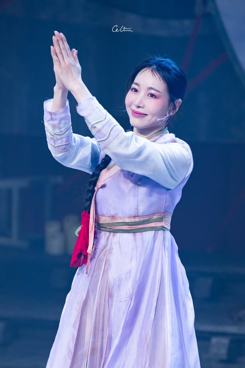 𝘾𝙚𝙡𝙞𝙣𝙚 tweet media