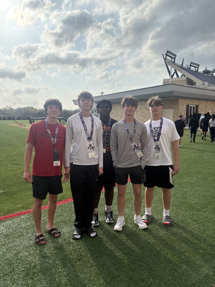 TCHSFootball's tweet image. Grateful to @TCUFootball for their exceptional hospitality during our recent visit. Our boys greatly enjoyed the opportunity to tour the outstanding facilities and meet the dedicated coaching staff!
#GoFrogs #TCOD 

@KISDAthletics 
@coachkaehn