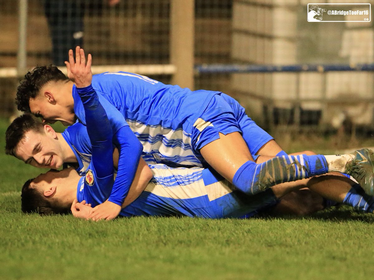 ABridgeTooFar16's tweet photo. Time to celebrate for the ⁦@HullbridgeFC⁩ lads as @jackunwin7 scores to put Sports in the lead in tonight’s ⁦@EssexSenior⁩ game at the @TJCottis stadium tonight.

⁦@ped1980⁩ ⁦@NonLeagueCrowd⁩ ⁦@Love_non_league⁩ ⁦@NonLeagueGuys⁩ https://t.co/7HHaYo7Yac
